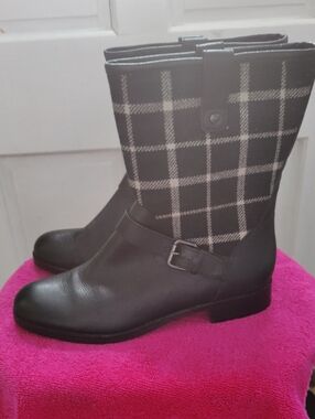 Coach Black Leather Boots with Fuchsia Accent